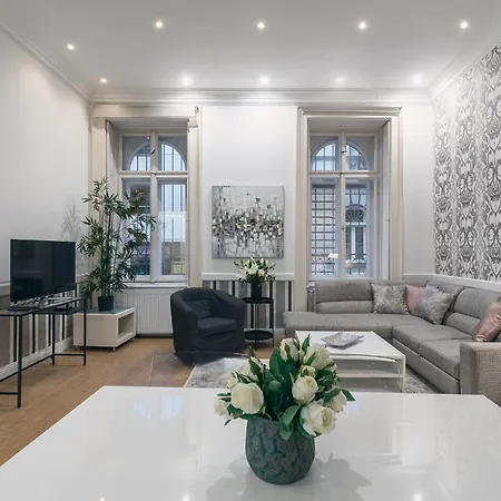 Apartment Ruin Bar 2 Bedroom 1.5 Bath Apt. Sleeps 6 *