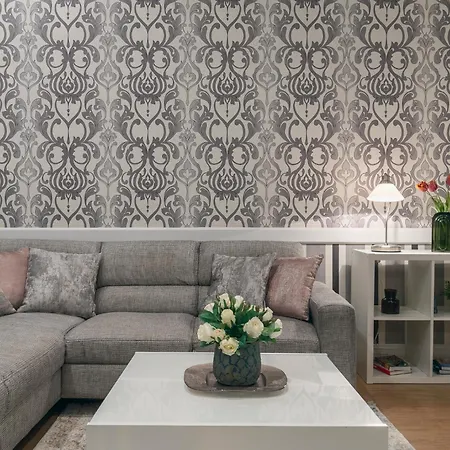 Ruin Bar 2 Bedroom 1.5 Bath Apt. Sleeps 6 Budapest