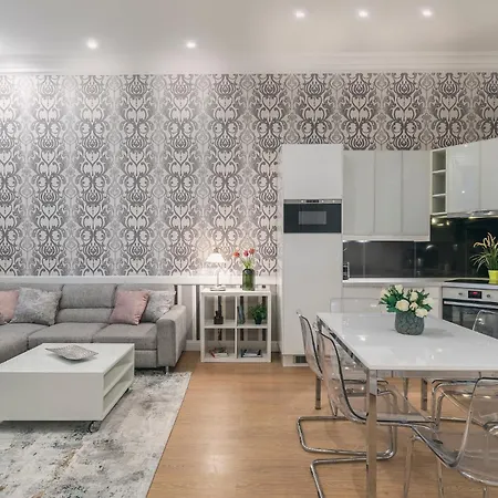 Ruin Bar 2 Bedroom 1.5 Bath Apt. Sleeps 6 Apartment Budapest