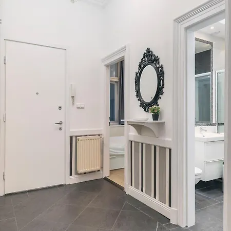 Ruin Bar 2 Bedroom 1.5 Bath Apt. Sleeps 6 Apartment